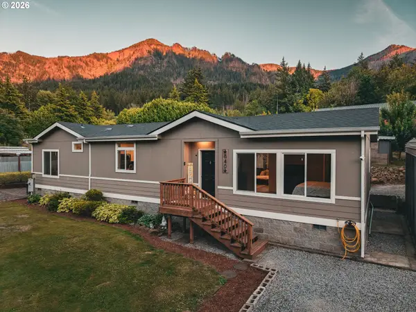 840 SE Mountain View Dr, CascadeLocks, OR 97014