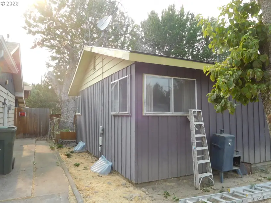 300 Parkview St, Milton Freewater, OR 97862 - #2