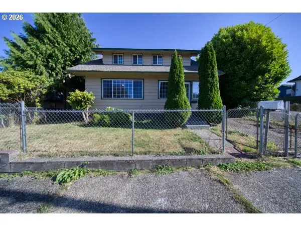 1090 Fir Ave, Reedsport, OR 97467