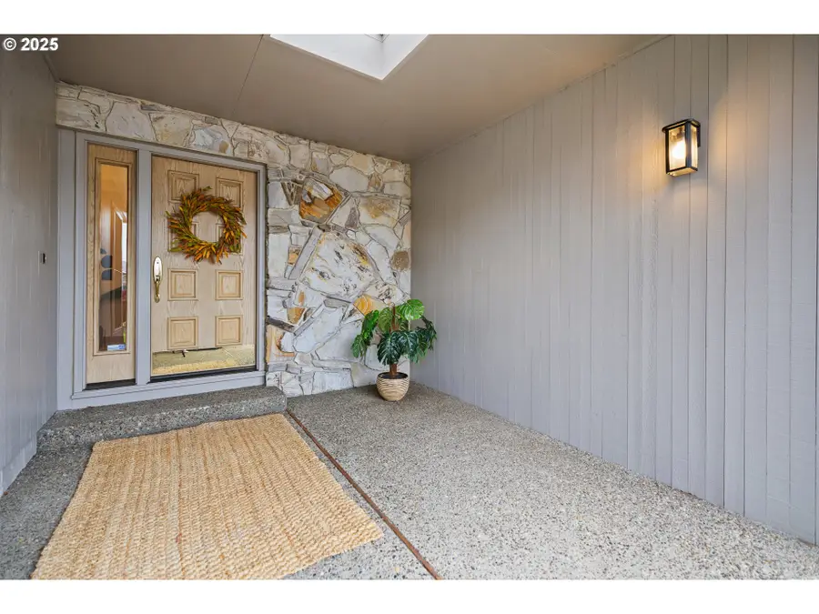 19305 NW Athena Pl, Portland, OR 97229 - Image #3