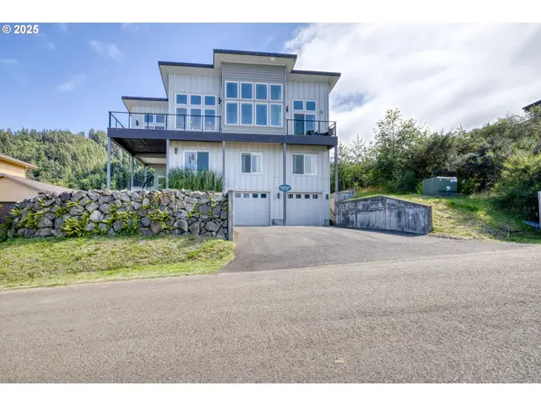 54145 S Beach Rd, Neskowin, OR 97149