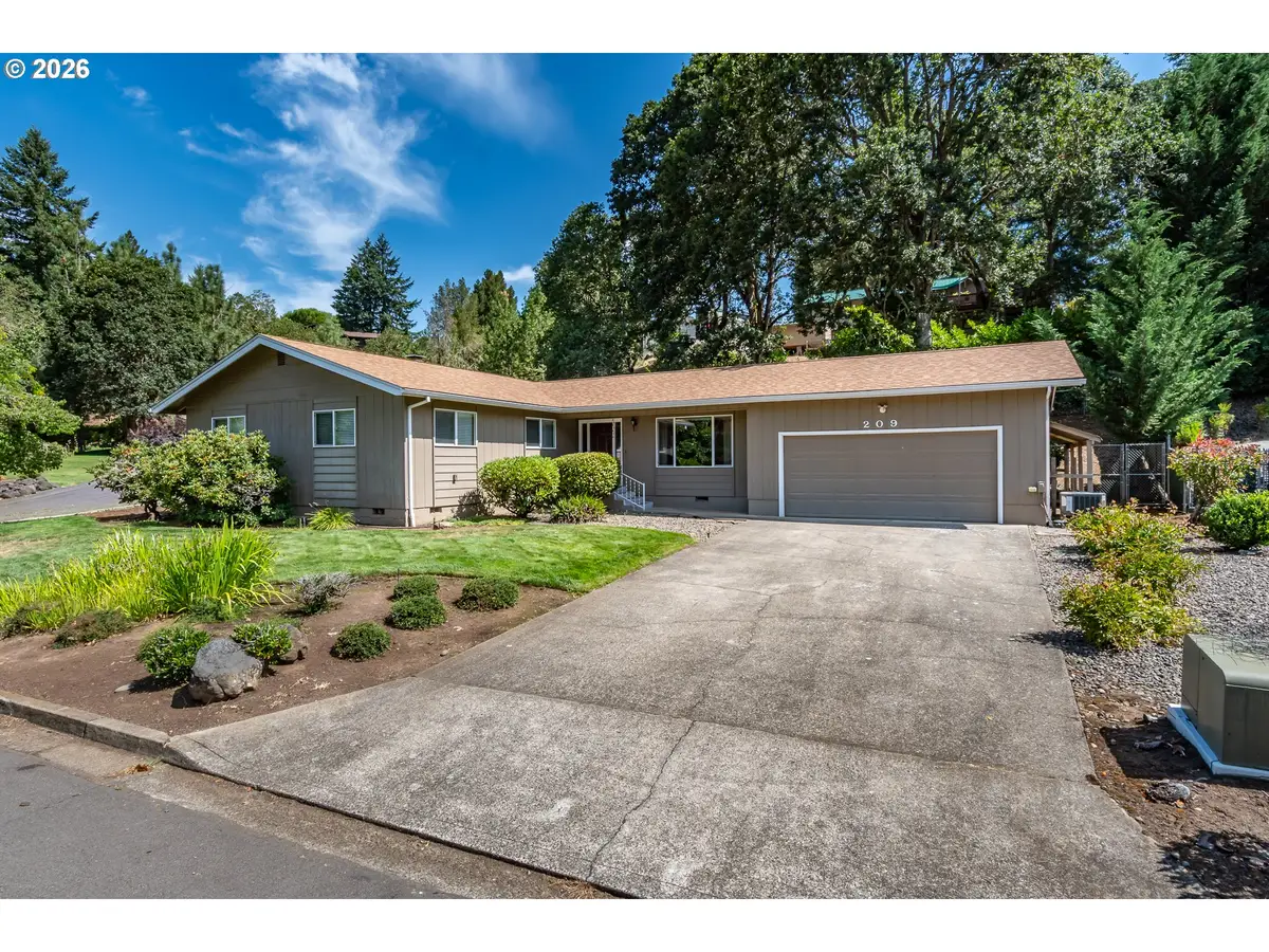 209 North River Dr, Roseburg, OR 97470 - #1