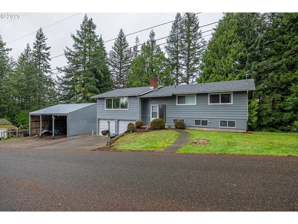 1070 E 15th St, Coquille, OR 97423 - #1