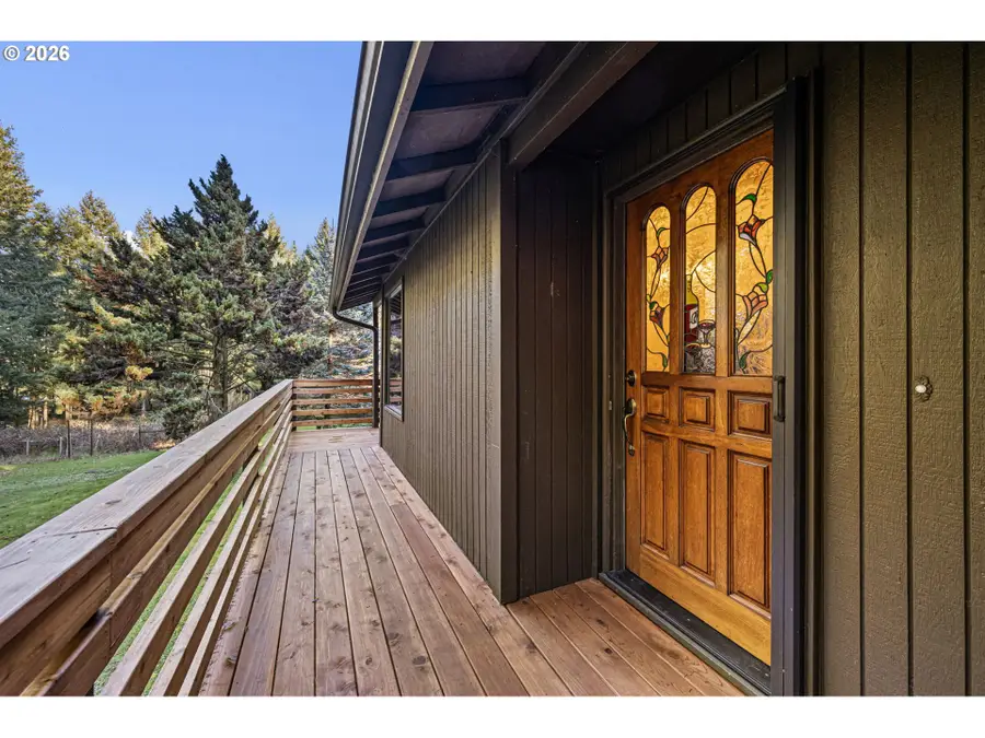 88931 Lois Ln, Elmira, OR 97437 - #3