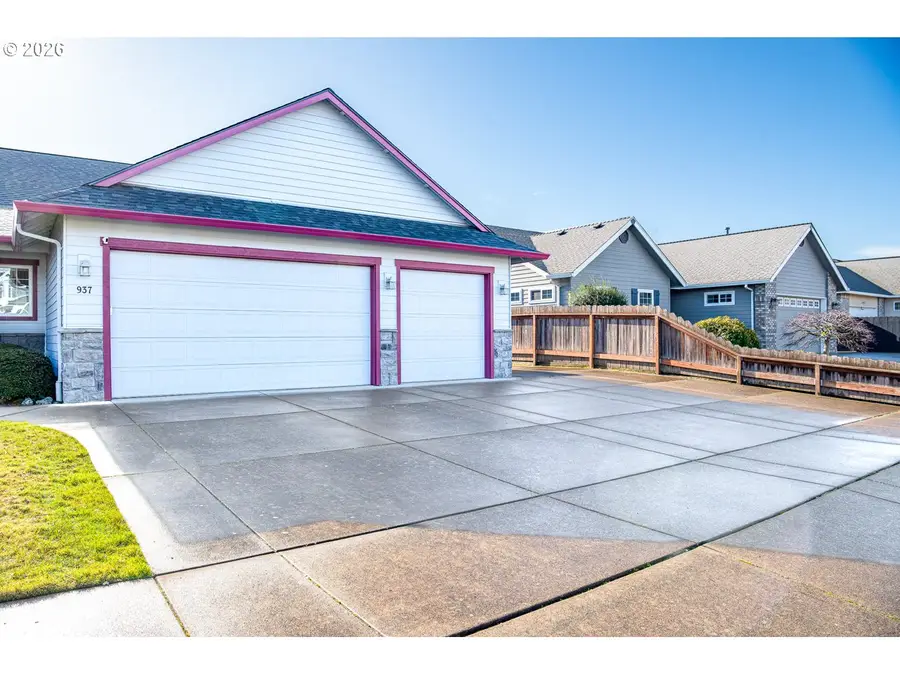 937 S St, Springfield, OR 97477 - #3