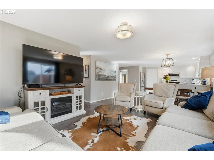 1817 N 9th Way, Ridgefield, WA 98642 - #3