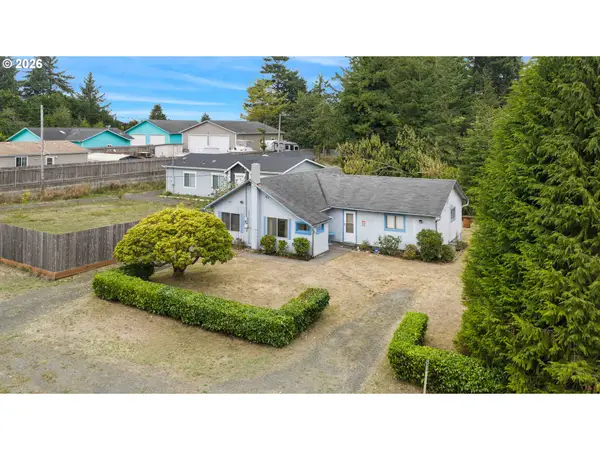 90913 Robertson Ln, CoosBay, OR 97420
