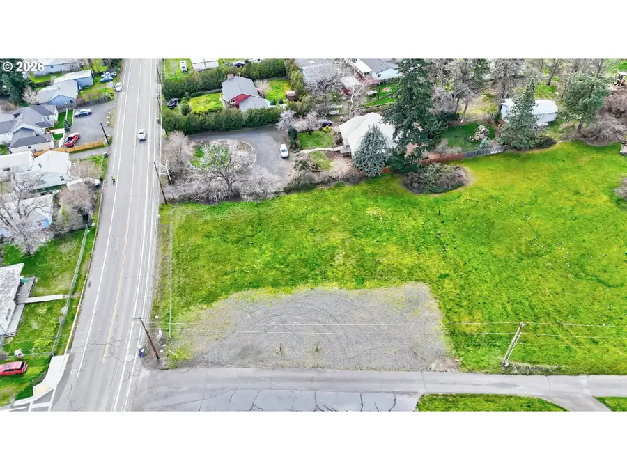W 10th St, Chenoweth, OR 97058 - #3