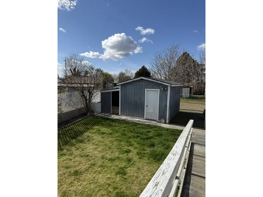 115 Alameda Ct, Umatilla, OR 97882 - #2