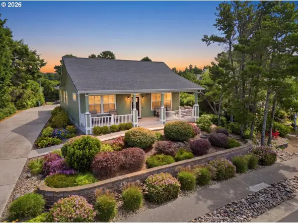 119 Shoreline Dr, Florence, OR 97439