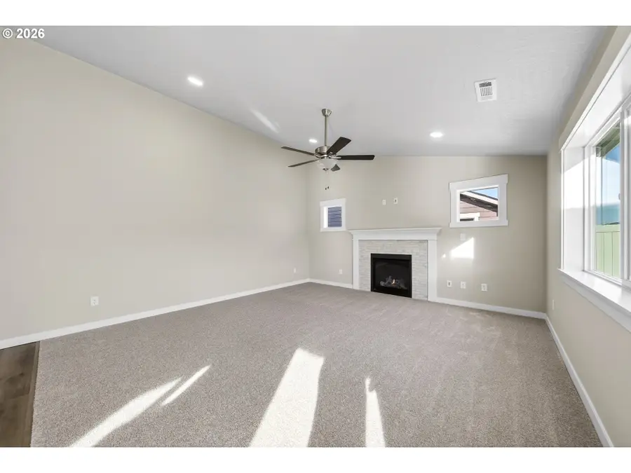 1148 SE Owyn Dr, Hermiston, OR 97838 - #2