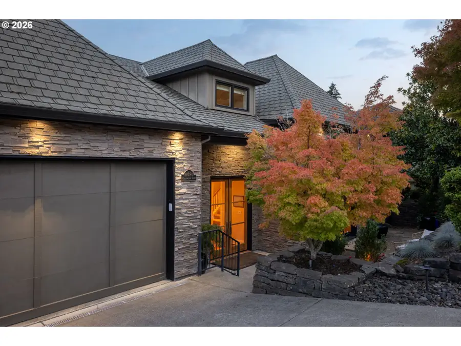 18284 Meadowlark Ln, Lake Oswego, OR 97034 - #3