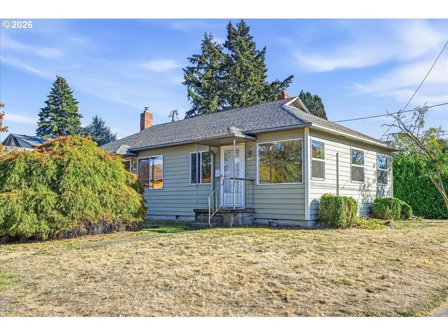 7404 NE Hassalo St, Portland, OR 97213 - #3