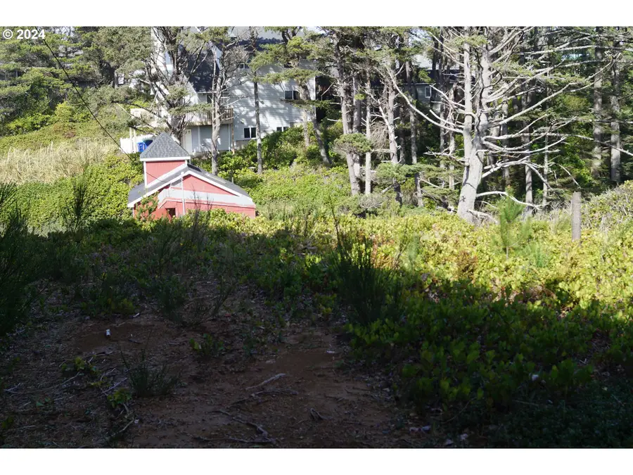 6400 Division St, Lincoln Beach, OR 97341 - #2