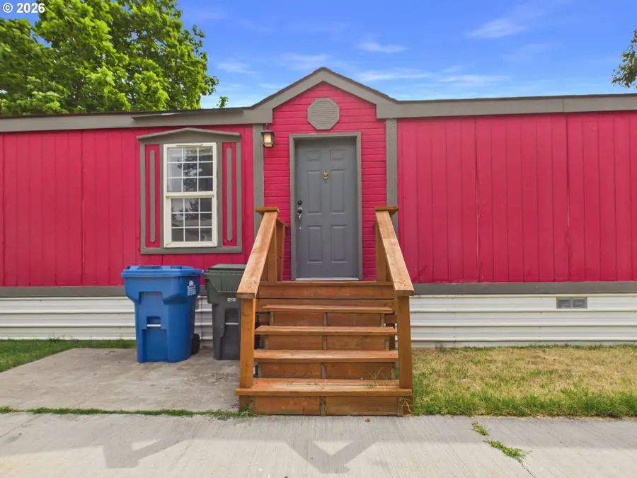 1800 NE 10th St, Hermiston, OR 97838 - #2