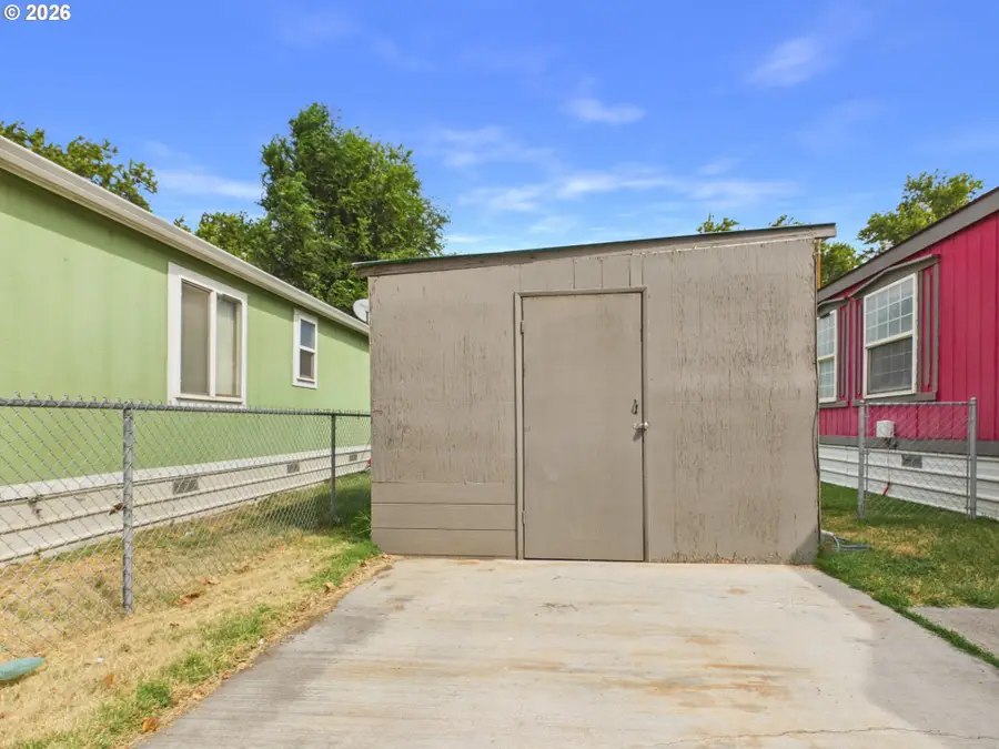 1800 NE 10th St, Hermiston, OR 97838 - #3