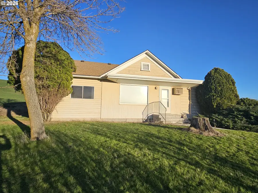46078 Raymond Rd, Helix, OR 97835 - #2
