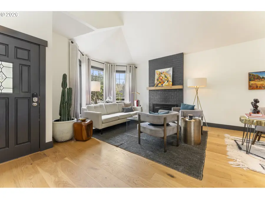 4340 SW Vacuna St, Portland, OR 97219 - #3