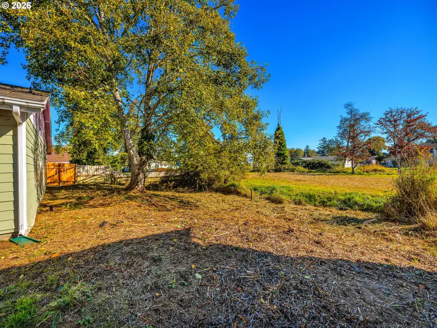 134 SW Cedar Ave, Warrenton, OR 97146 - #2