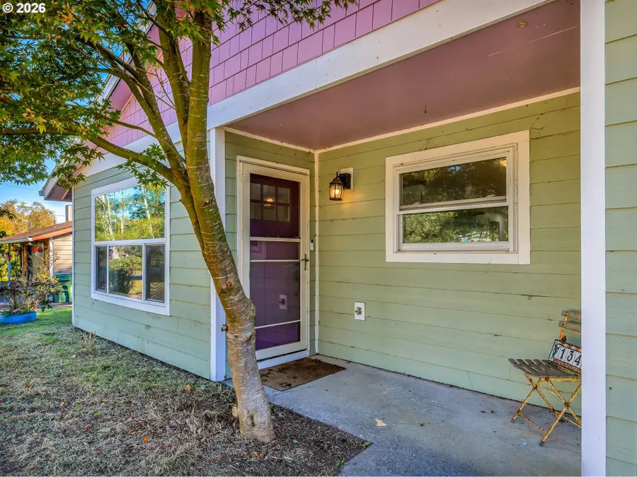 134 SW Cedar Ave, Warrenton, OR 97146 - #3