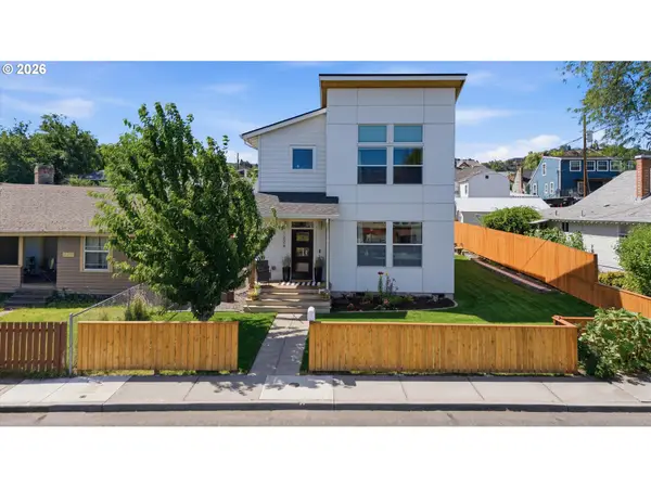 1224 E 8th St, TheDalles, OR 97058