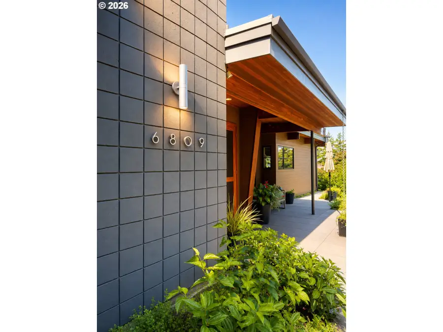 6809 SE Ash St, Portland, OR 97215 - #3