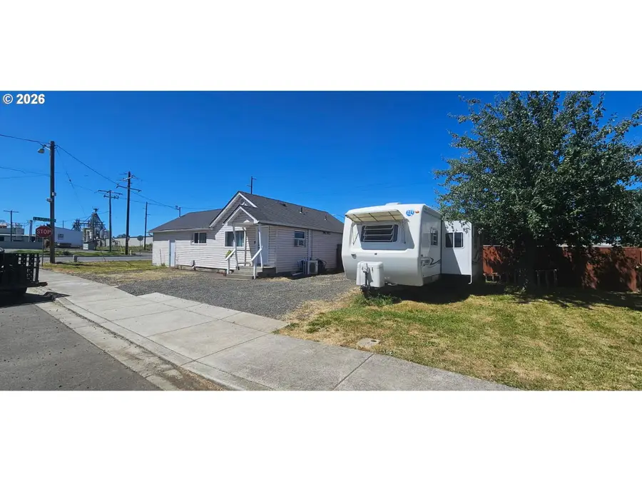 680 S 5th St, Harrisburg, OR 97446 - #2