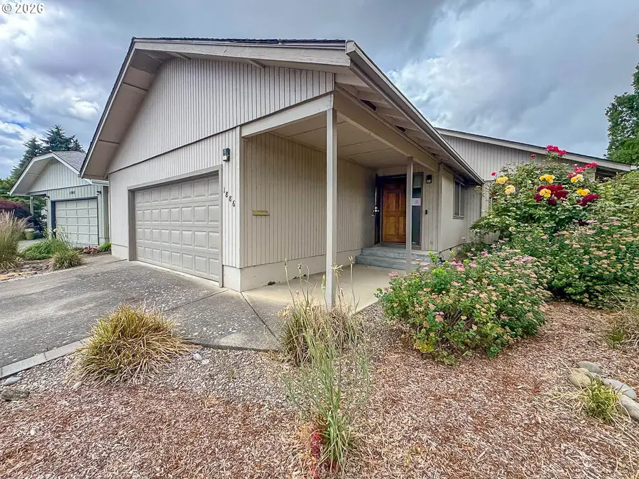 1886 Woodstock Cir, Salem, OR 97304 - #2