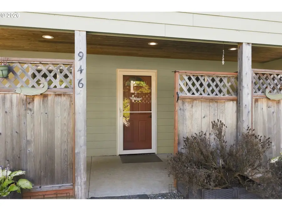 946 S Easy St, Rockaway Beach, OR 97136 - #3