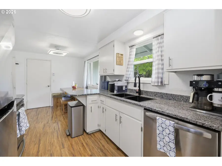 5225 Coetivy Ave, Eugene, OR 97402 - #3