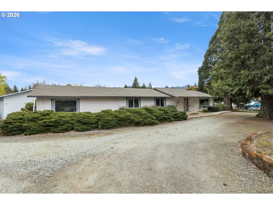 128 Market Ln, Myrtle Creek Riddle, OR 97457 - #2