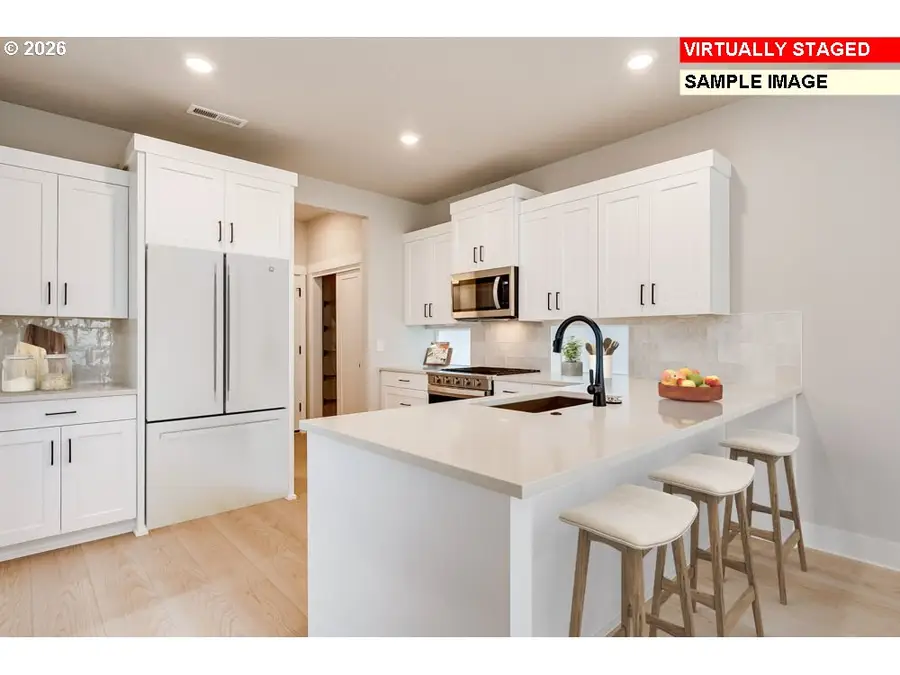 6627 SE Kinnaman St, Hillsboro, OR 97123 - #3