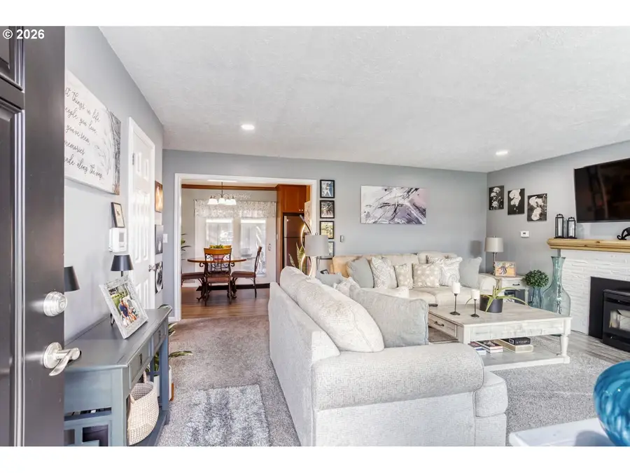 280 Ipswich St, Gladstone, OR 97027 - #3