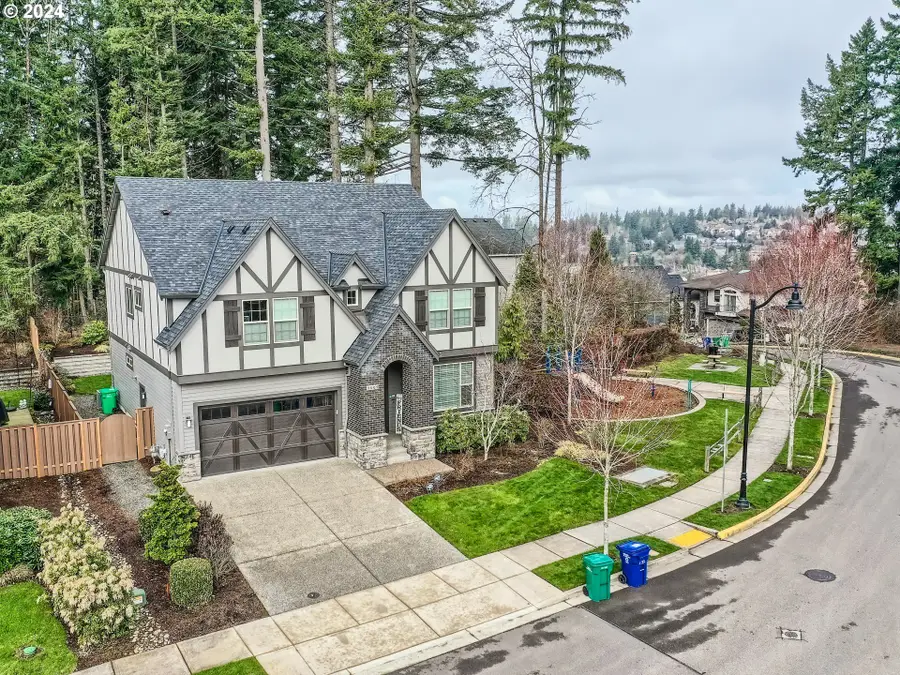 9809 SE Nicholas Dr, Happy Valley, OR 97086 - #2