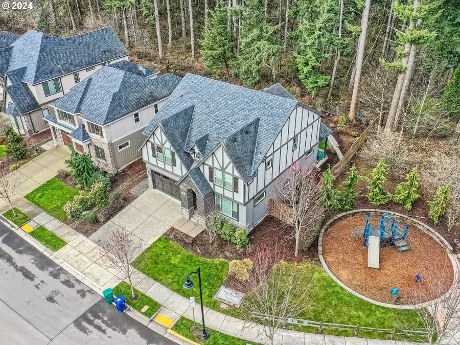 9809 SE Nicholas Dr, Happy Valley, OR 97086 - #3