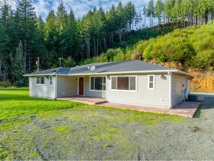 16855 Highway 42, Myrtle Point, OR 97458 - #2