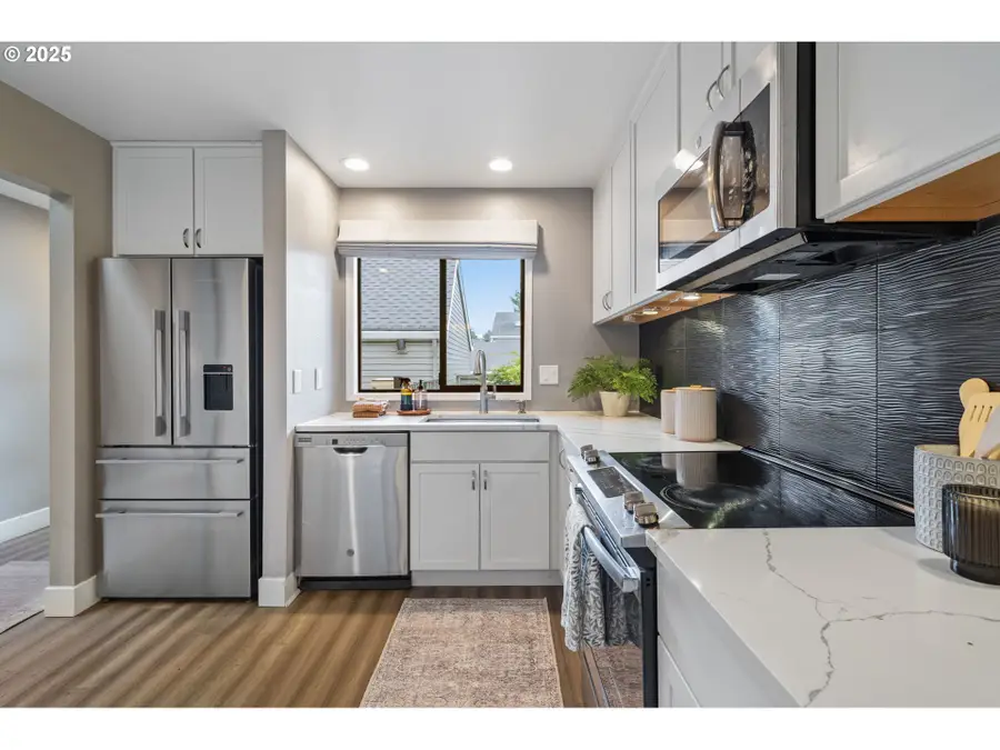 57 Greenridge Ct, Lake Oswego, OR 97035 - Image #3