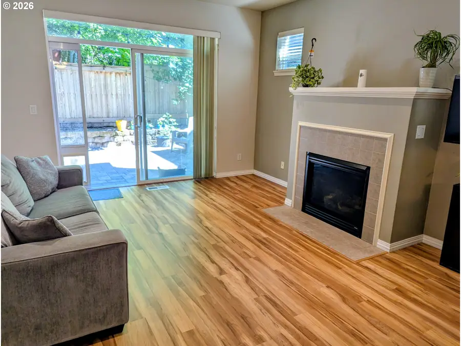 985 SE Tamango St, Hillsboro, OR 97123 - #2
