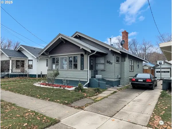 1302 9th St, LaGrande, OR 97850