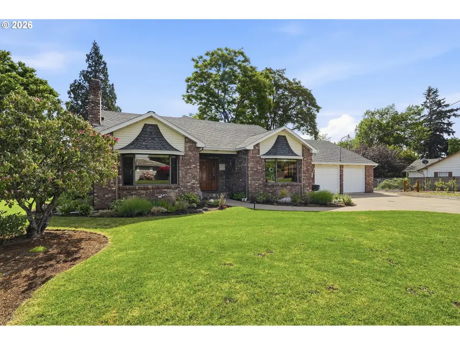 890 N Holly St, Canby, OR 97013 - #2
