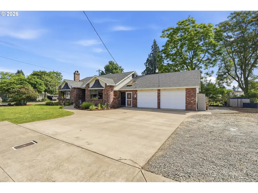 890 N Holly St, Canby, OR 97013 - #3