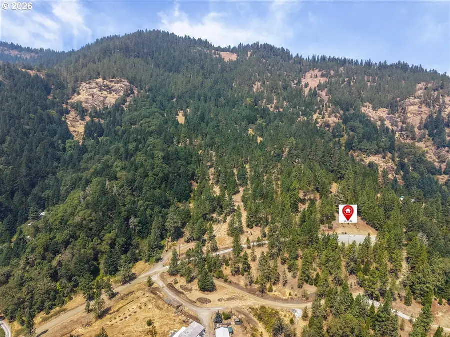 2133 Spring Brook Rd, Myrtle Creek Riddle, OR 97457 - #2