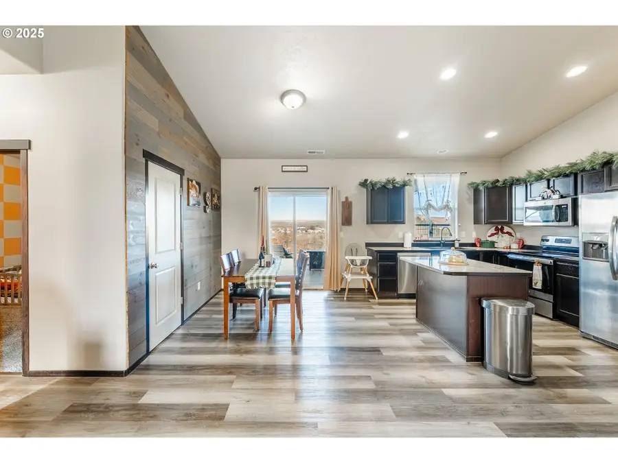 313 Lincoln Ave, Umatilla, OR 97882 - Image #3