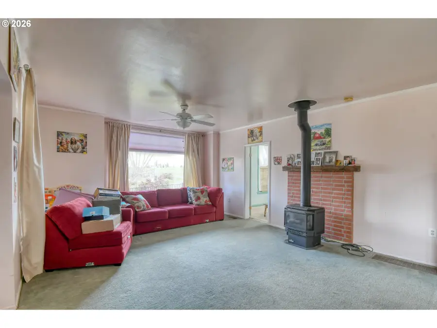 554 W High St, Athena, OR 97813 - #3