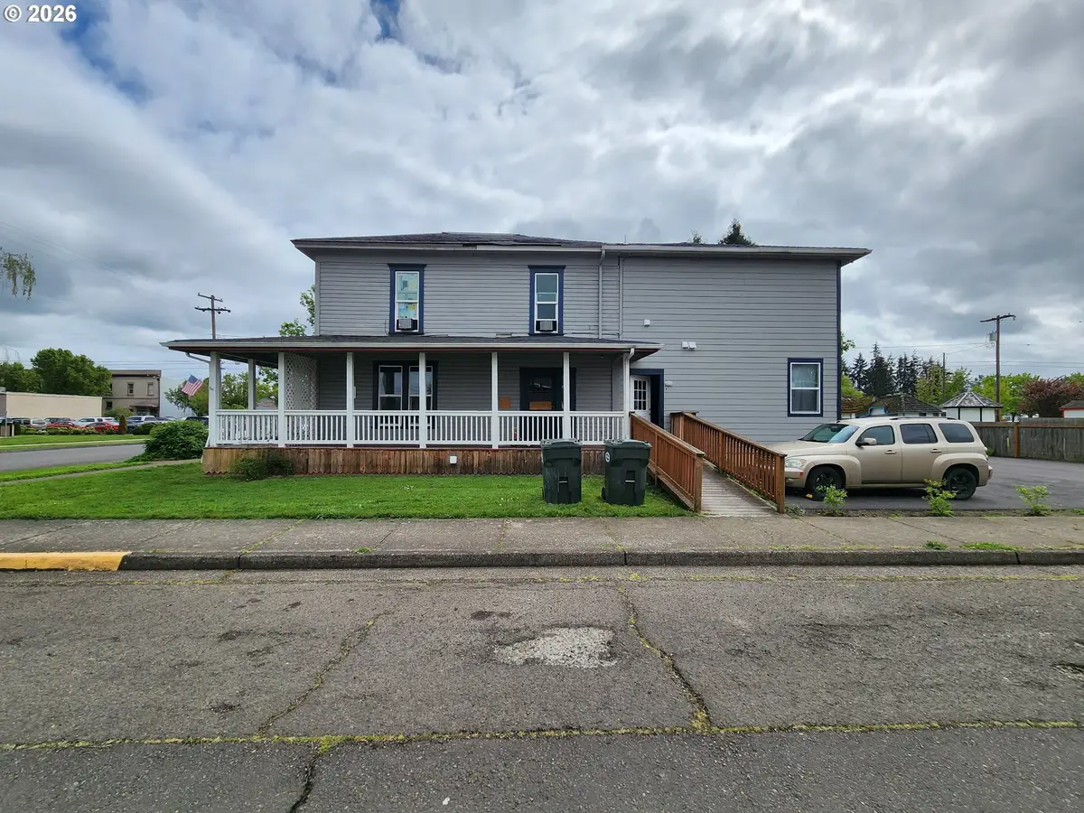 287 W 5th Ave, Junction City, OR 97448 - #1