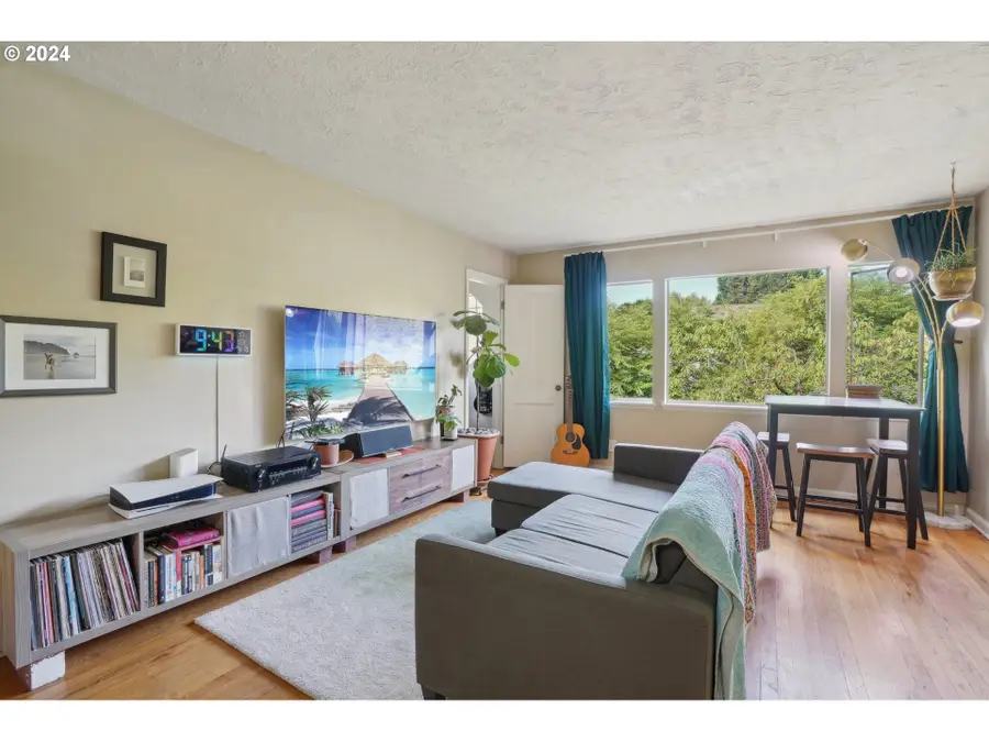 1406 NE 21st Ave, Portland, OR 97232 - Image #3