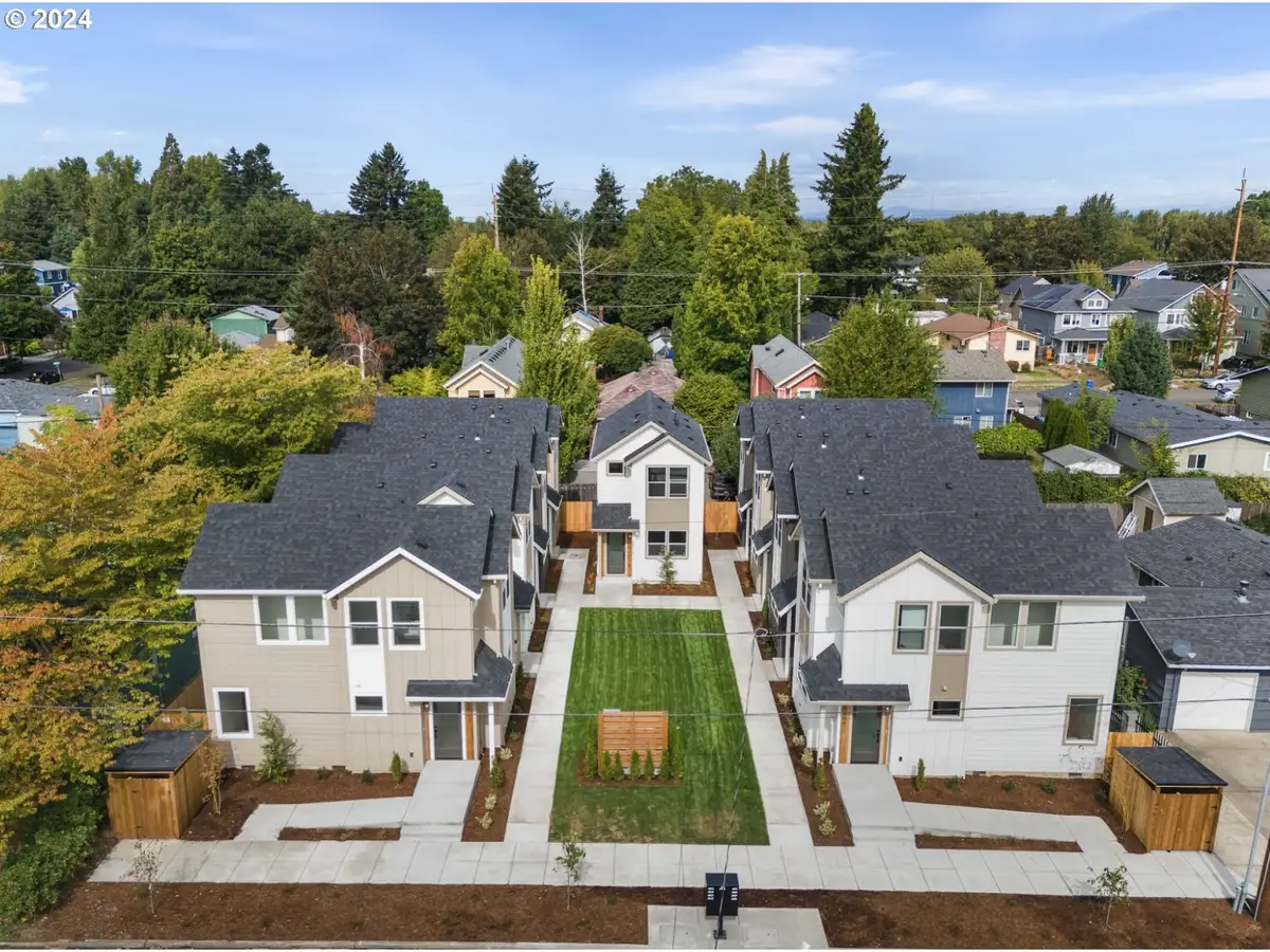 6917 N Bank St, Portland, OR 97203 - #1