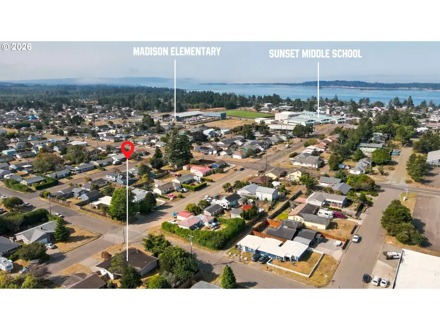 1110 Michigan Ave, Coos Bay, OR 97420 - #2