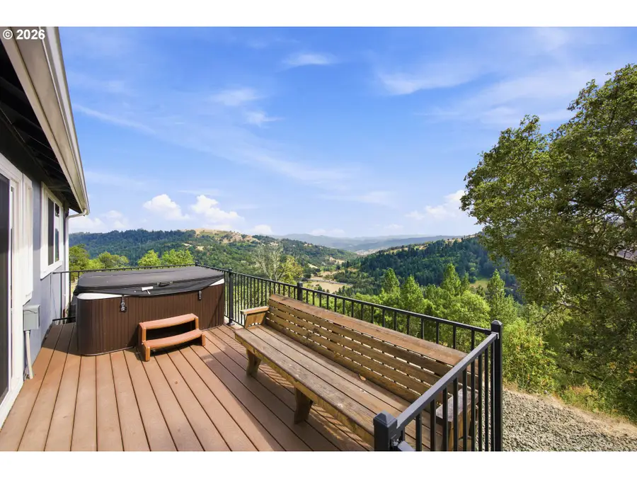 125 Eagle Dr, Roseburg, OR 97471 - #3