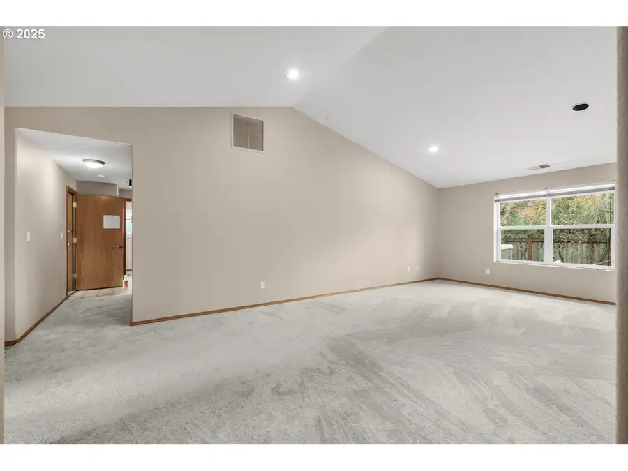 52269 SE Tyler St, Scappoose, OR 97056 - Image #2